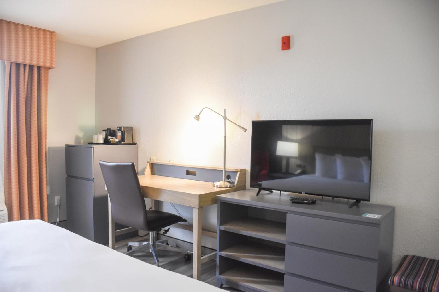 Country Inn & Suites By Radisson Bloomington-Normal West, Il Buitenkant foto