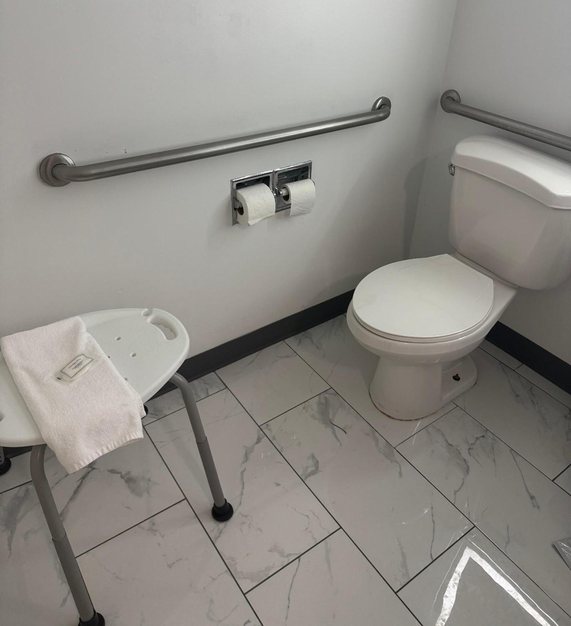 Country Inn & Suites By Radisson Bloomington-Normal West, Il Buitenkant foto