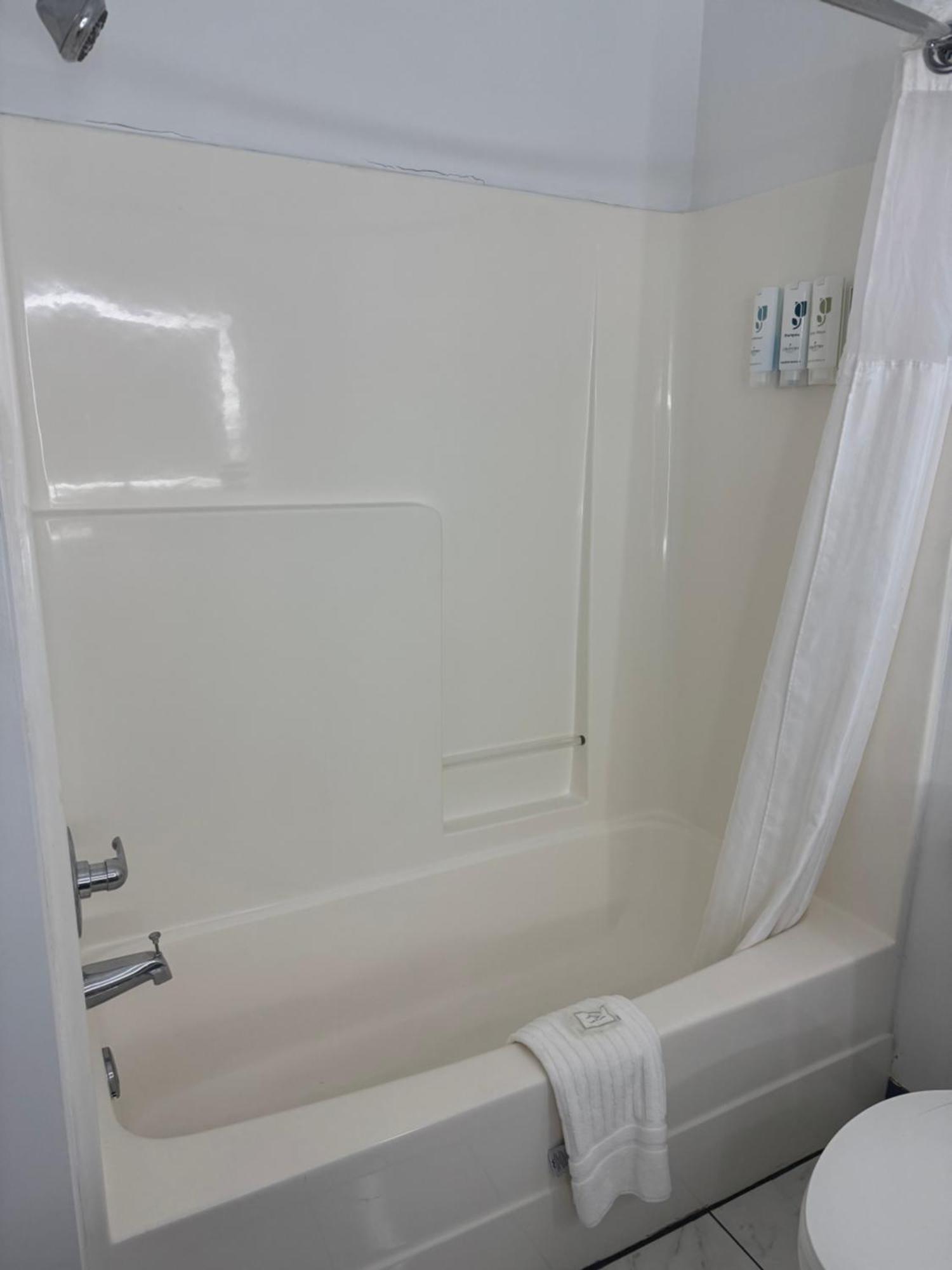Country Inn & Suites By Radisson Bloomington-Normal West, Il Buitenkant foto